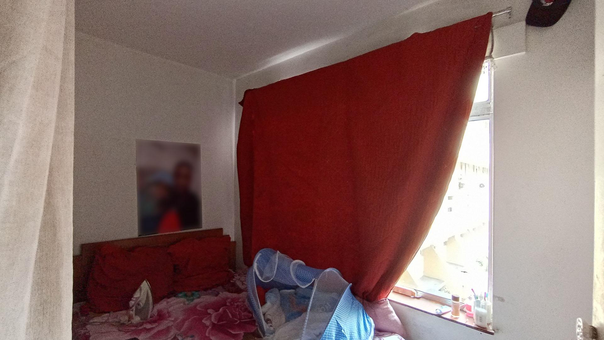 Bed Room 2 - 20 square meters of property in Point