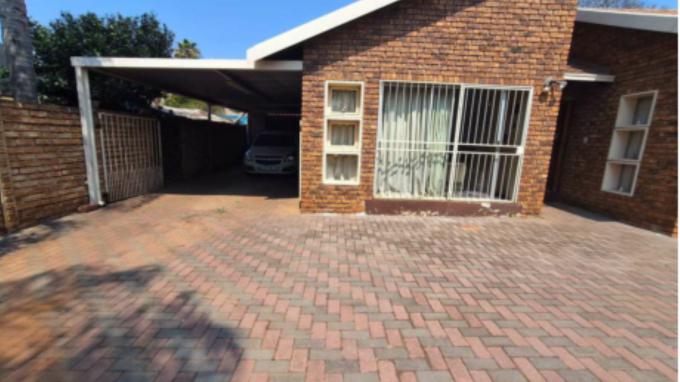 SA Home Loans Sale in Execution 4 Bedroom House for Sale in Doornpoort - MR699665