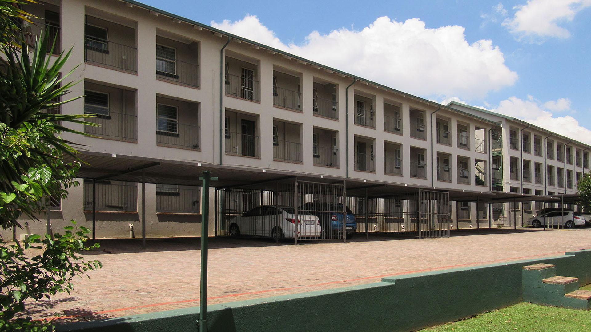 Front View of property in Krugersdorp