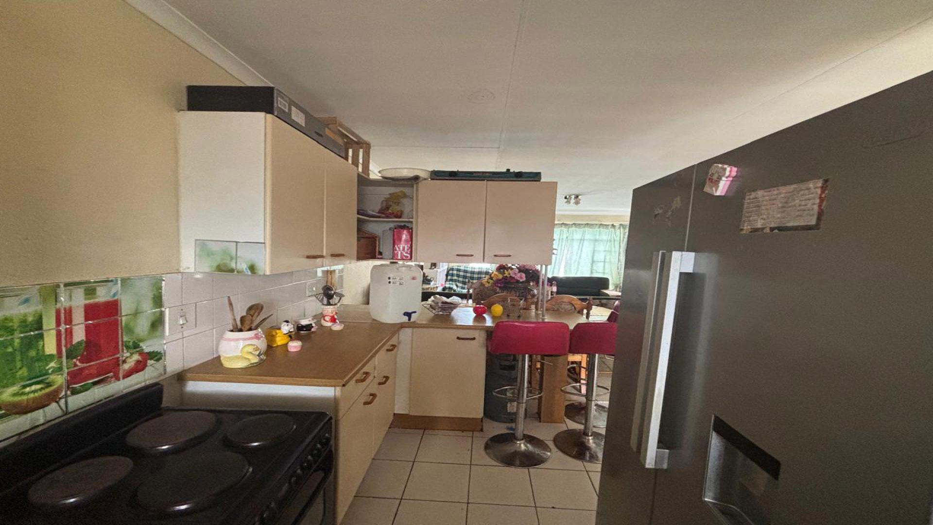 Kitchen - 9 square meters of property in Krugersdorp
