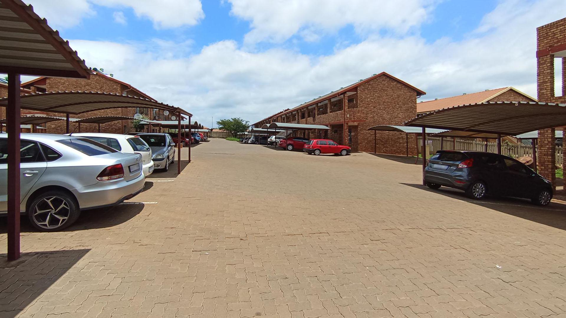 Front View of property in Lotus Gardens