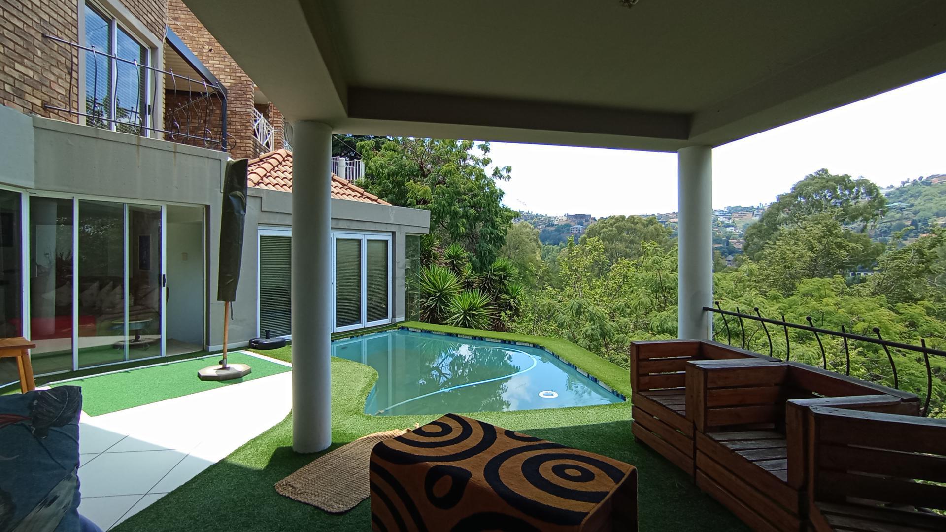 Patio - 47 square meters of property in Glenvista