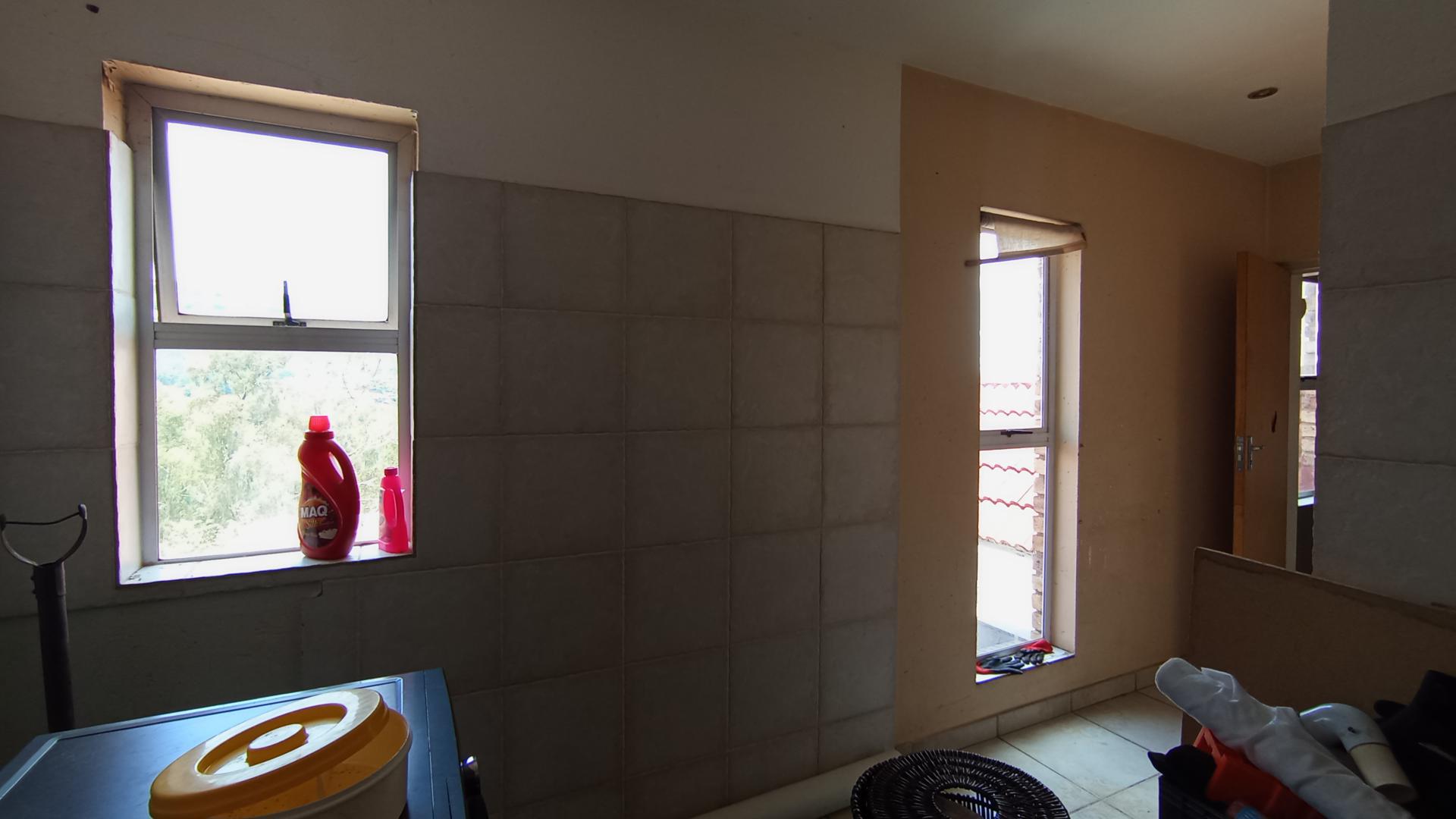 Staff Room - 11 square meters of property in Glenvista