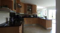 Kitchen - 13 square meters of property in Glenvista