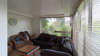 Lounges - 49 square meters of property in Glenvista