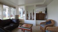 Lounges - 49 square meters of property in Glenvista