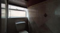 Main Bathroom - 14 square meters of property in Glenvista