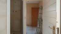 Staff Bathroom - 6 square meters of property in Glenvista