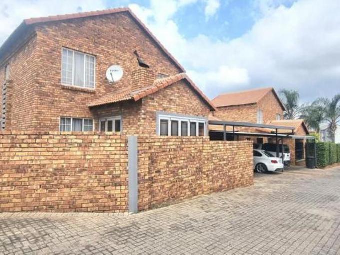 3 Bedroom Simplex for Sale For Sale in Amberfield - MR699701