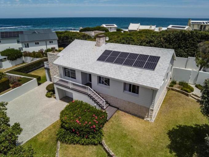 4 Bedroom House for Sale For Sale in Hermanus - MR699702