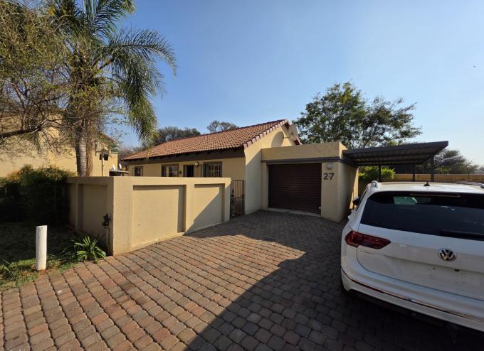 2 Bedroom Sectional Title for Sale For Sale in Annlin - MR699709