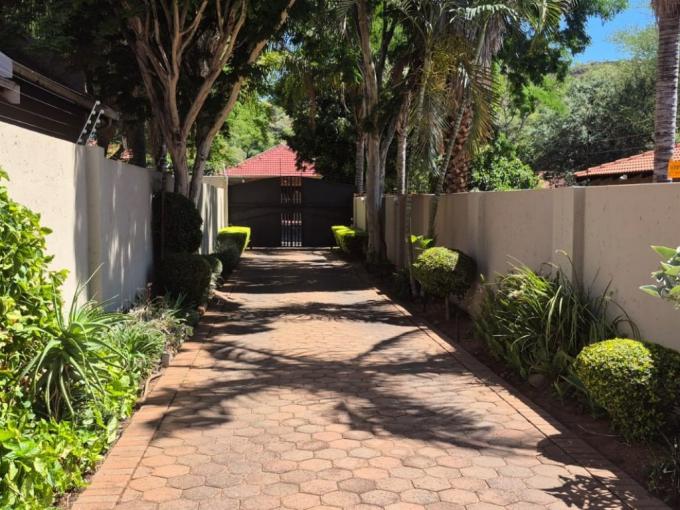 3 Bedroom Simplex to Rent in Safarituine - Property to rent - MR699714