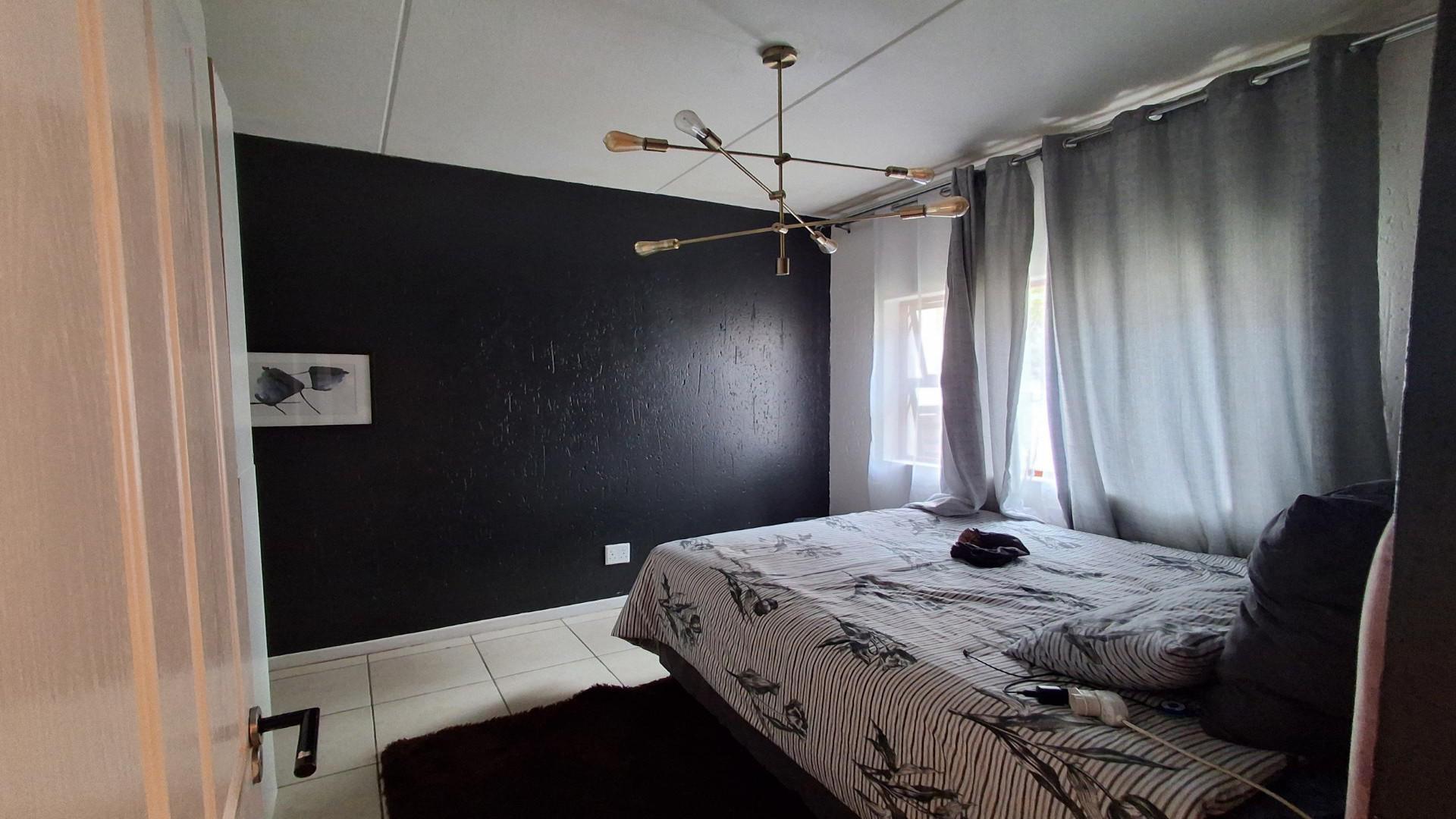 Bed Room 2 of property in Ferndale - JHB