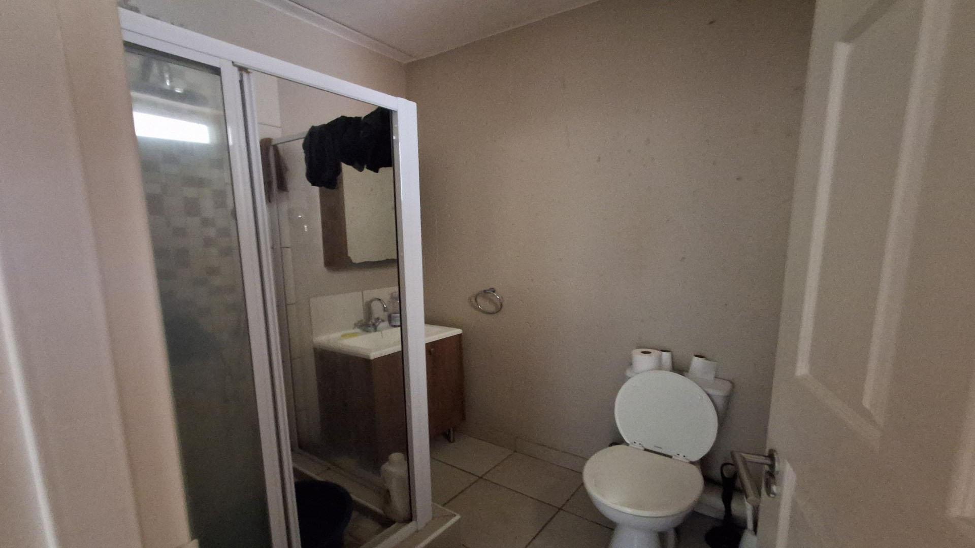Bathroom 2 of property in Ferndale - JHB
