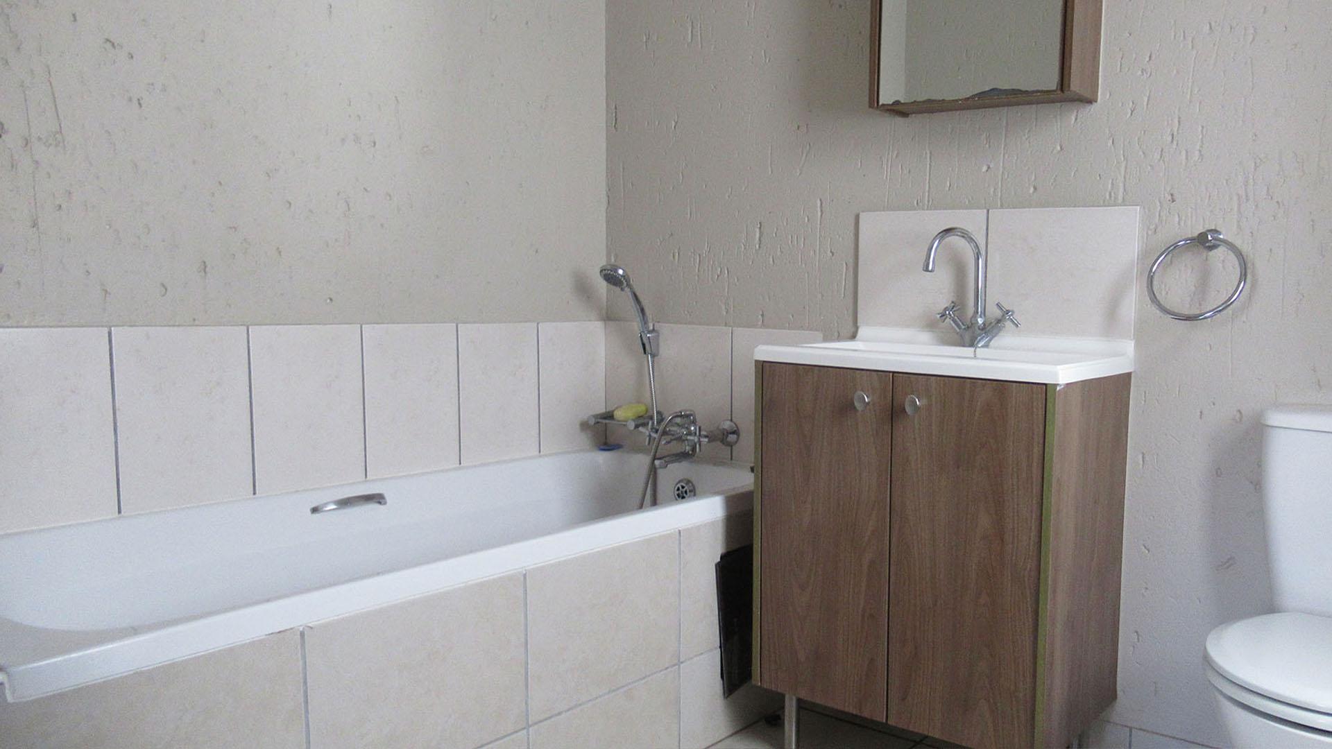 Main Bathroom - 5 square meters of property in Ferndale - JHB