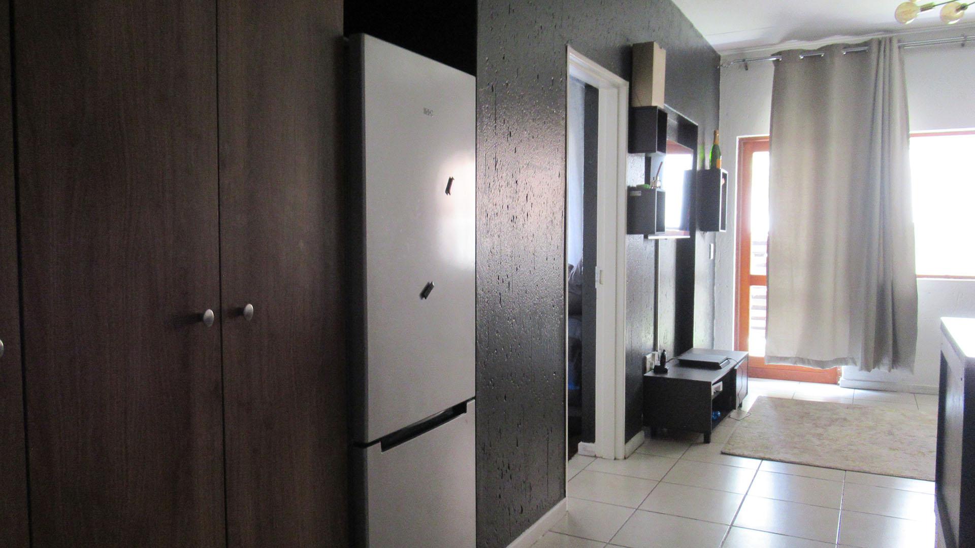 Kitchen - 8 square meters of property in Ferndale - JHB