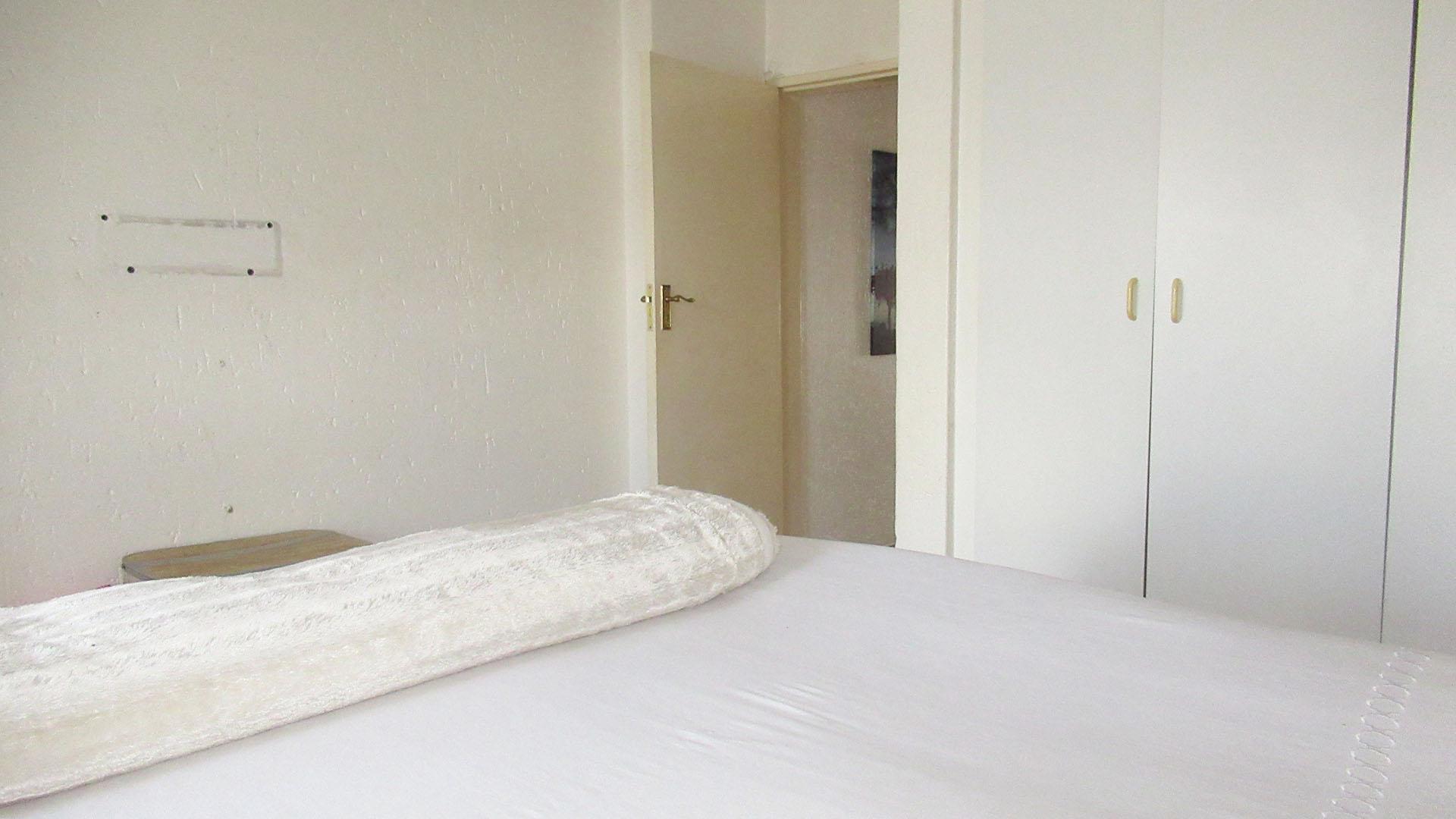 Bed Room 2 - 15 square meters of property in Glenvista