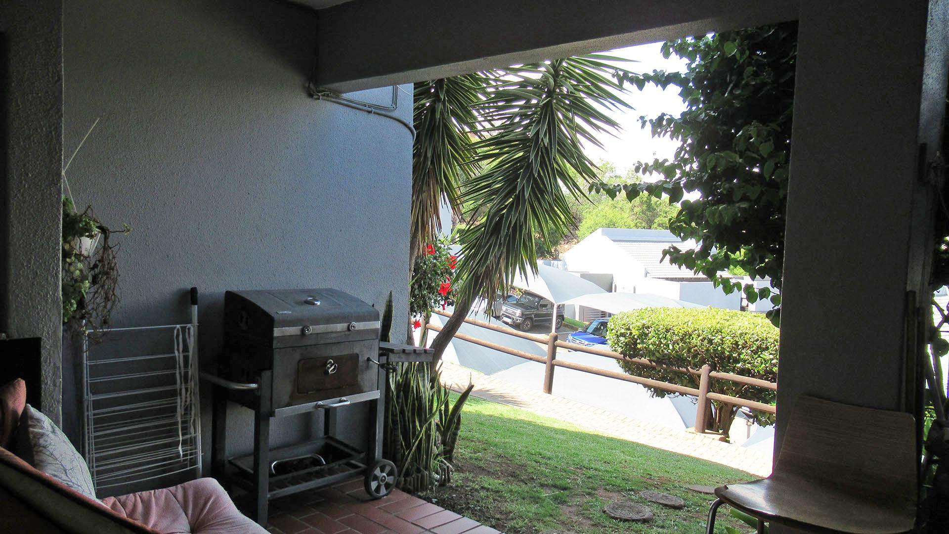 Patio - 9 square meters of property in Glenvista