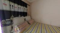 Bed Room 1 - 12 square meters of property in Glenvista