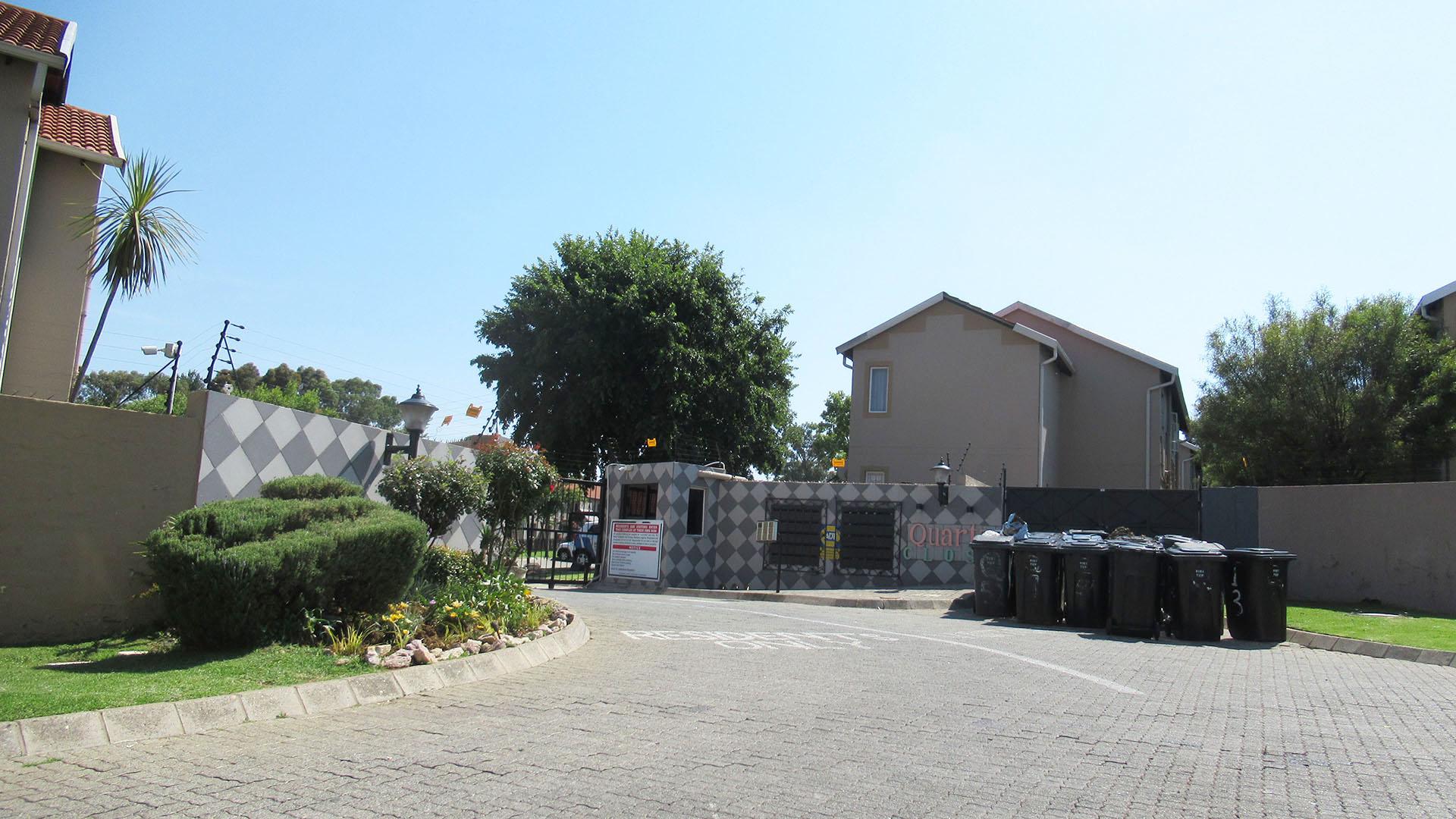 Front View of property in Ormonde