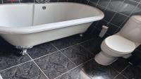 Bathroom 1 of property in Greenstone Hill