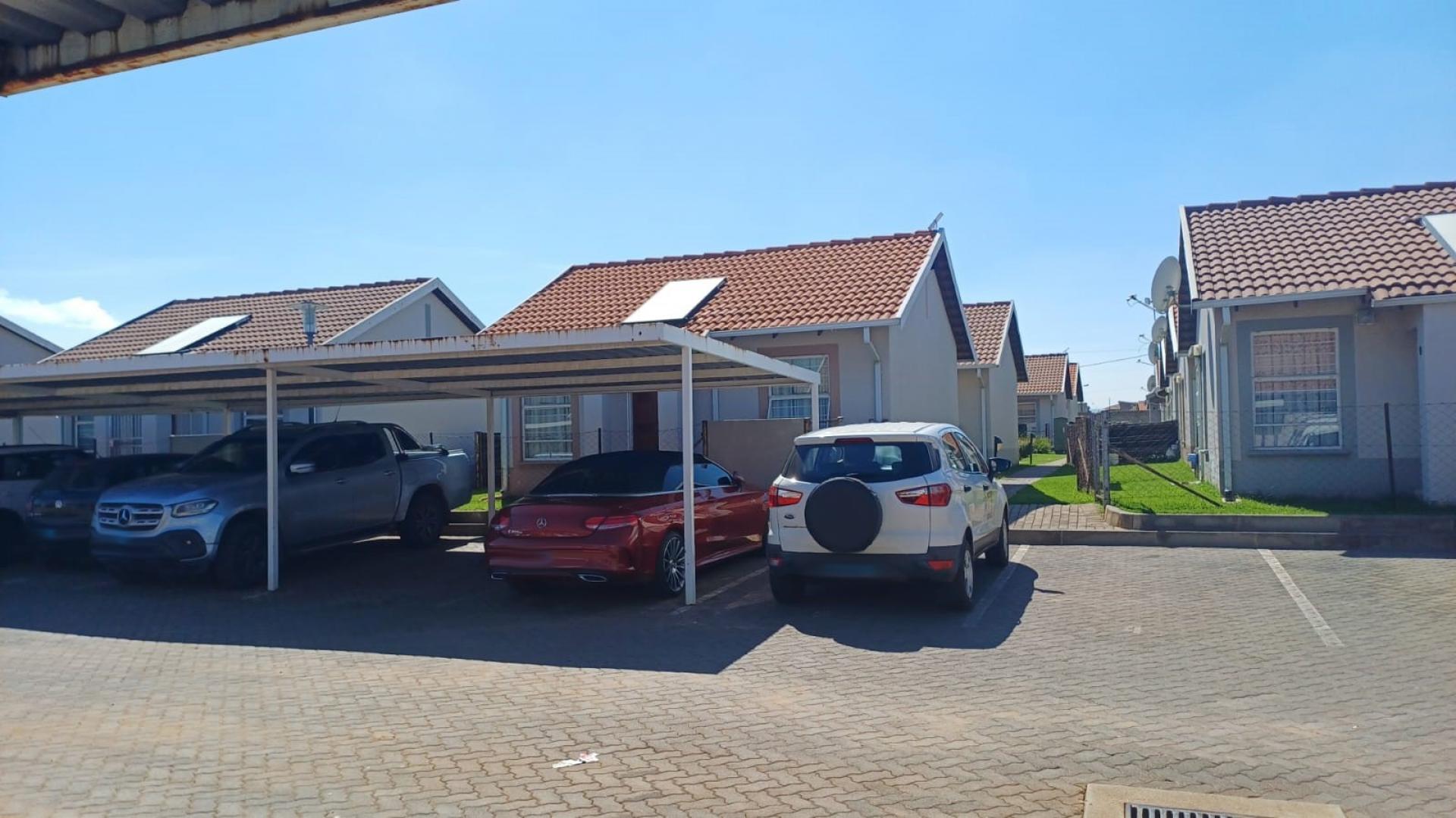 Front View of property in Orion Park