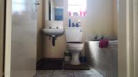 Bathroom 1 of property in Orion Park