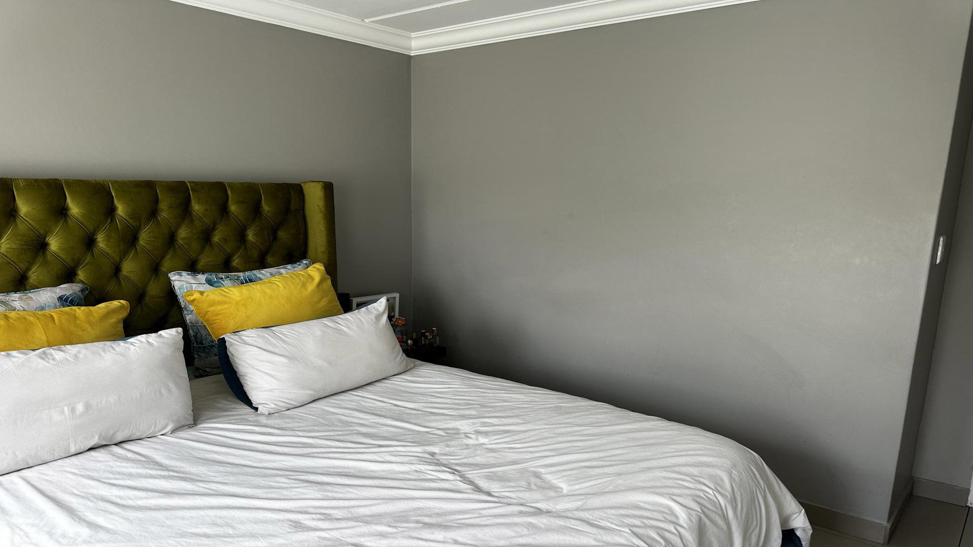 Bed Room 1 of property in Chartwell A.H.