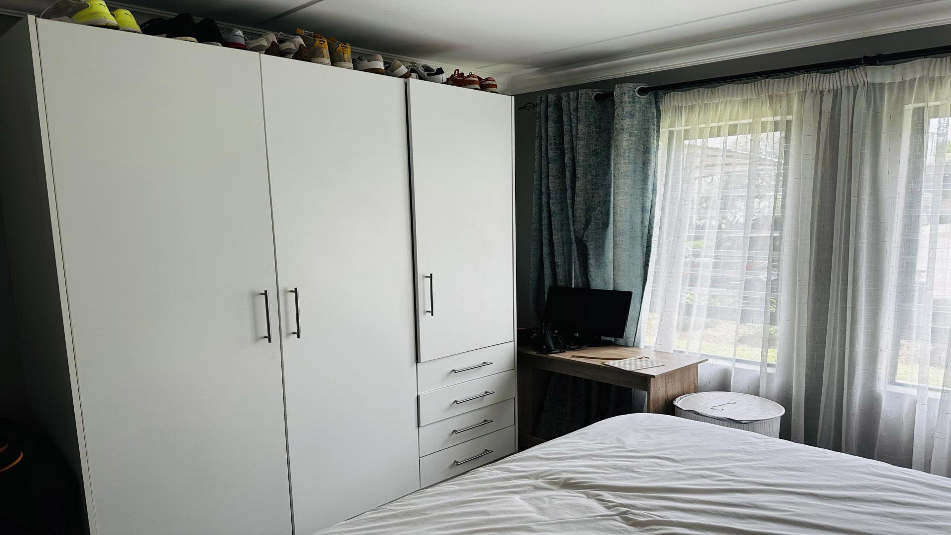 Bed Room 1 of property in Chartwell A.H.