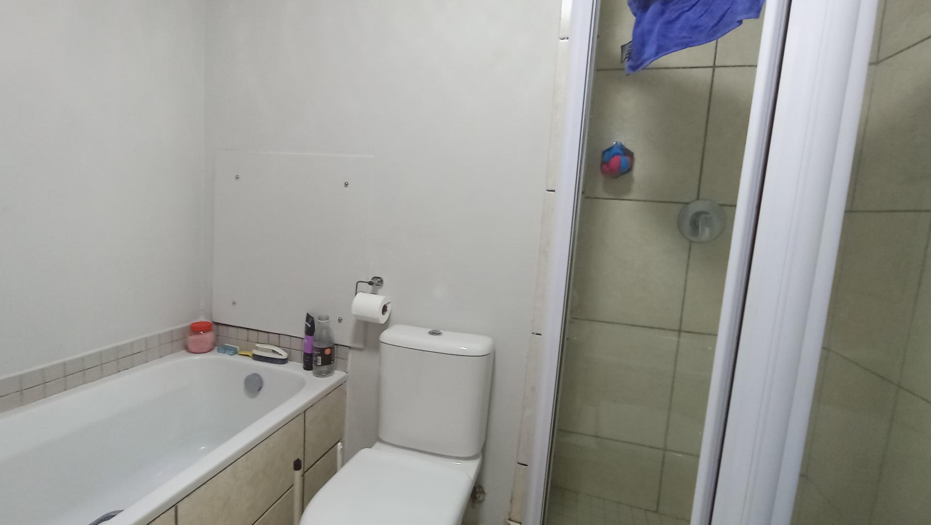 Bathroom 1 - 51 square meters of property in Ballito
