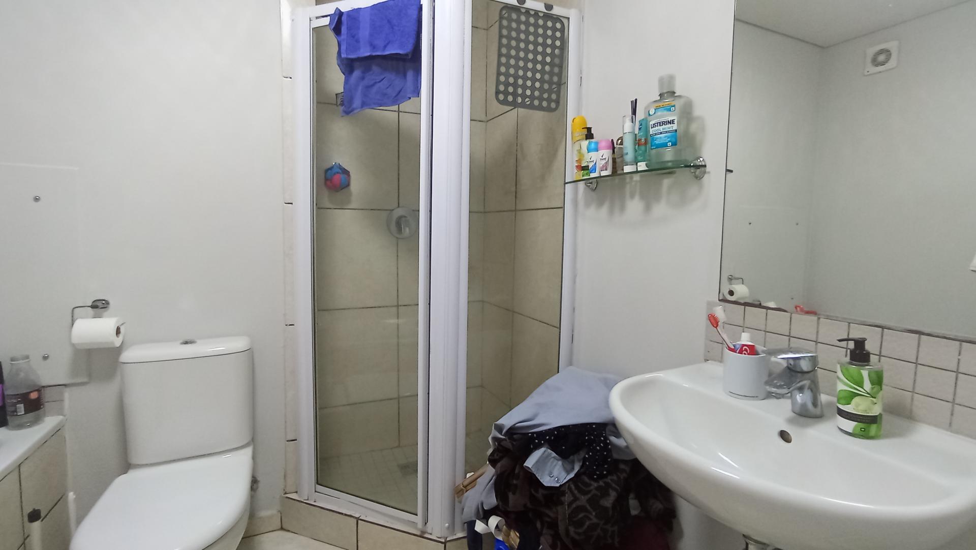 Bathroom 1 - 51 square meters of property in Ballito