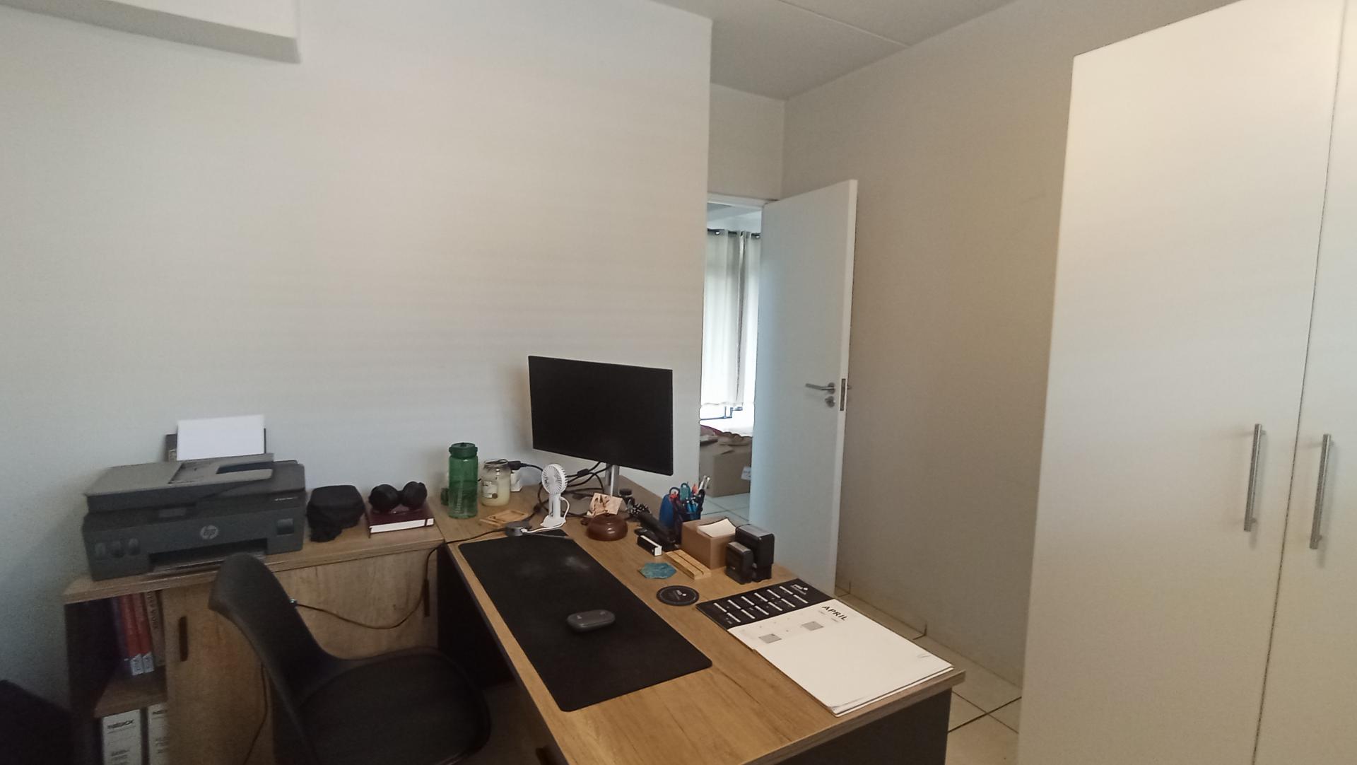Bed Room 1 - 159 square meters of property in Ballito