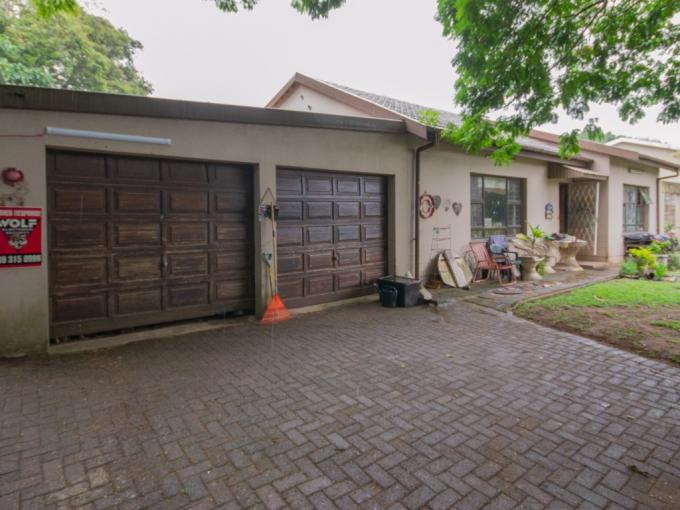 2 Bedroom House for Sale For Sale in Uvongo - MR699819