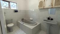 Bathroom 1 - 6 square meters of property in Dawncliffe