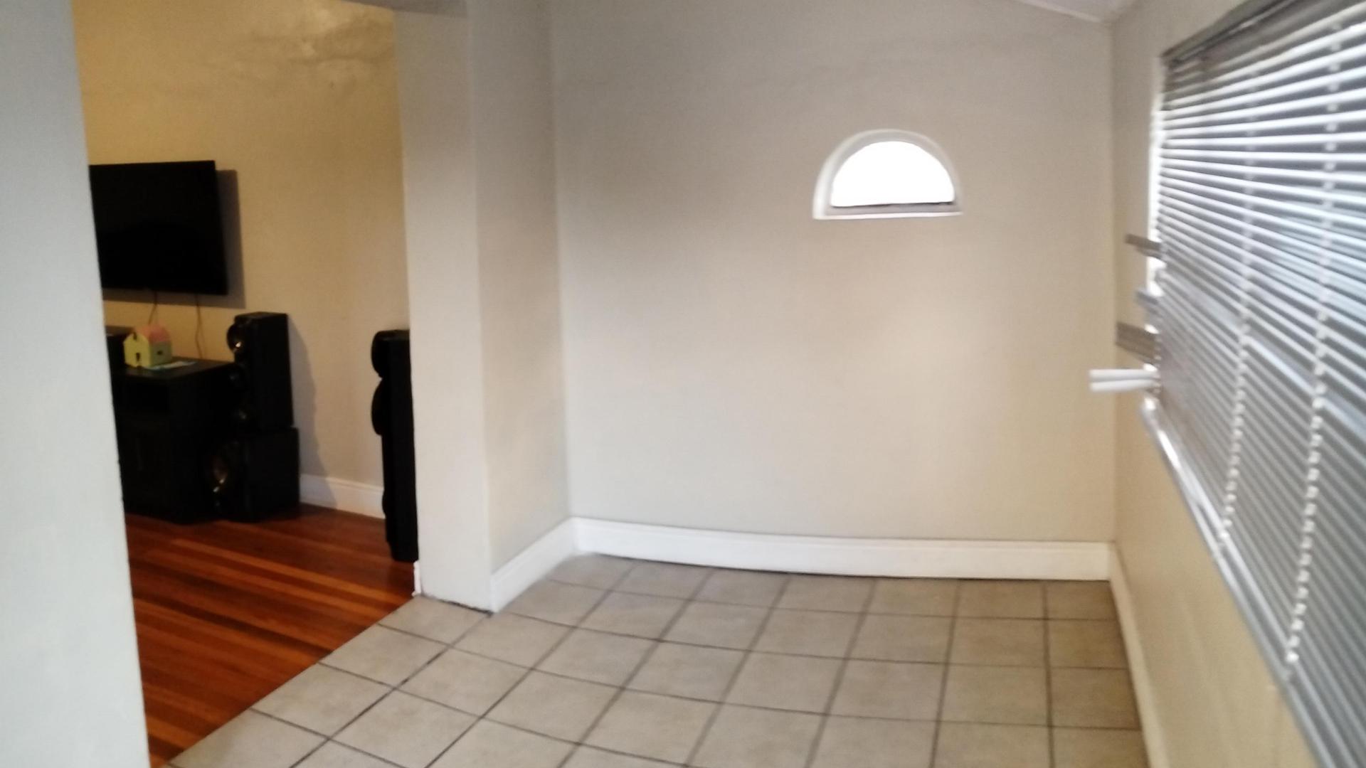 Foyer of property in Van Riebeeckhoogte