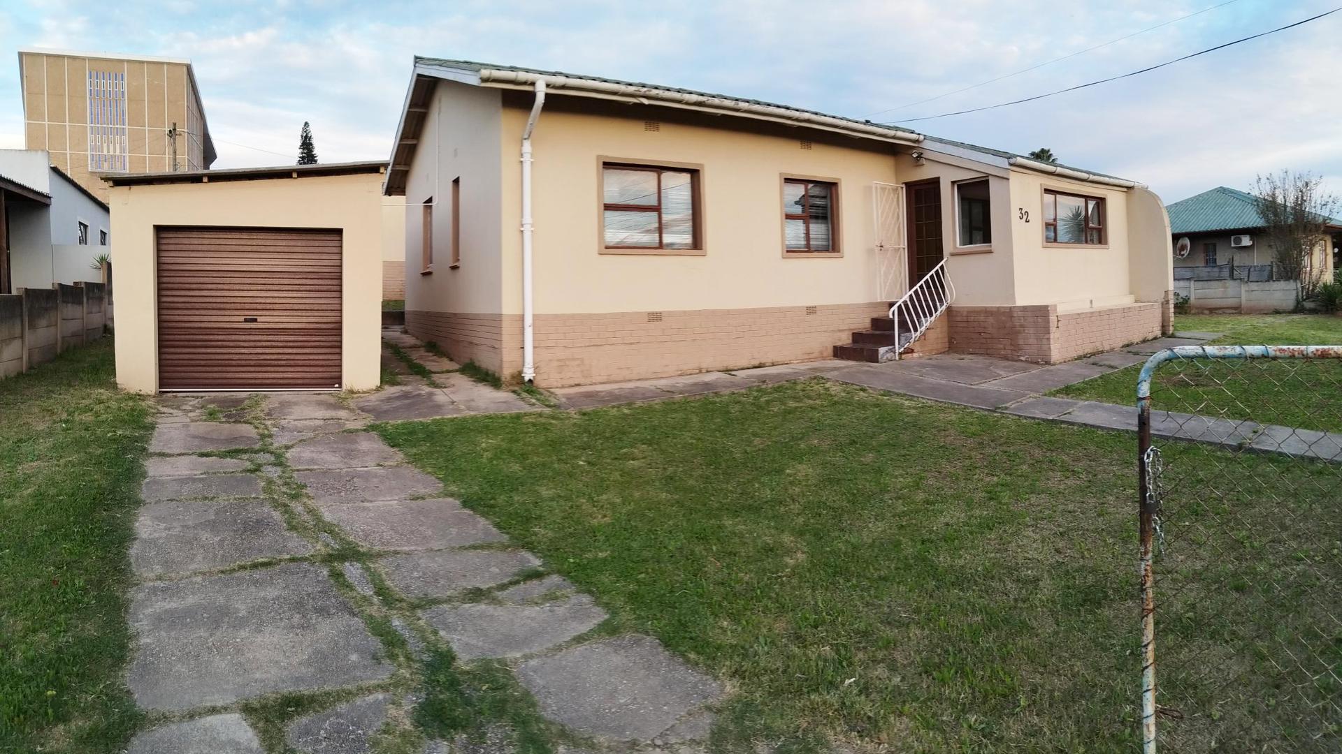 Front View of property in Van Riebeeckhoogte