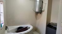 Bathroom 1 of property in Van Riebeeckhoogte