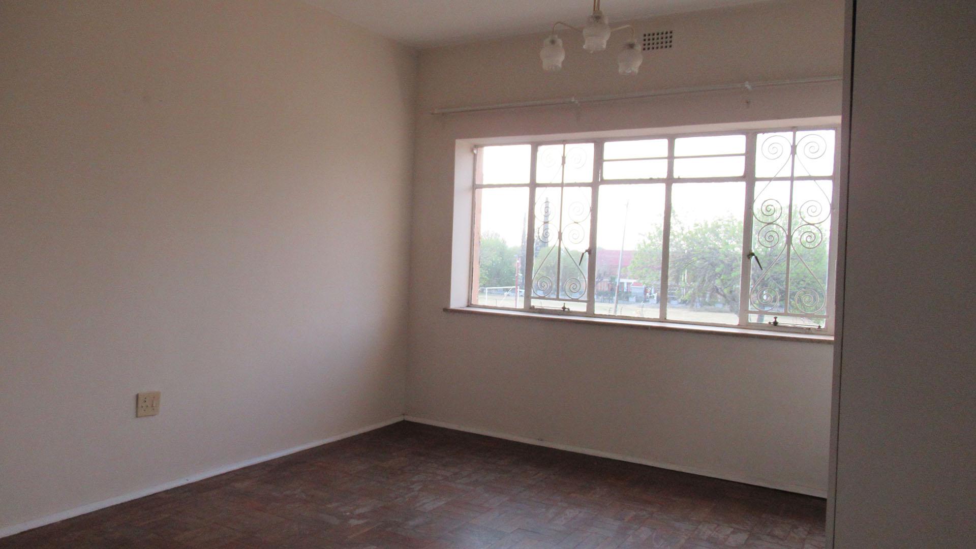 Bed Room 2 - 18 square meters of property in Lambton