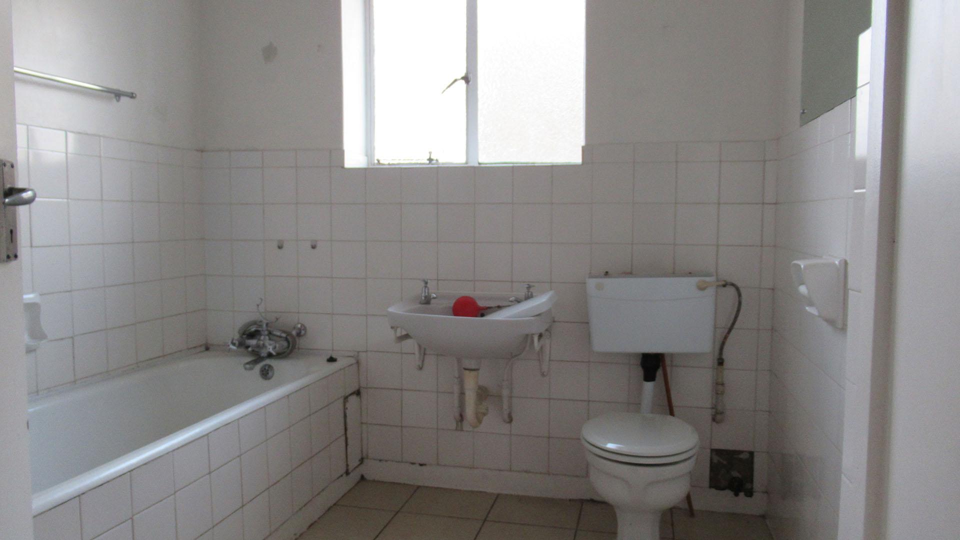 Bathroom 1 - 6 square meters of property in Lambton