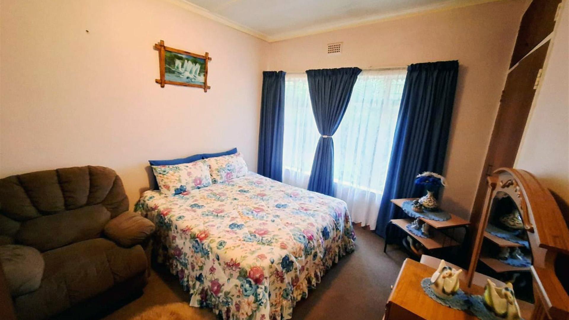 Bed Room 2 of property in Middelburg - MP