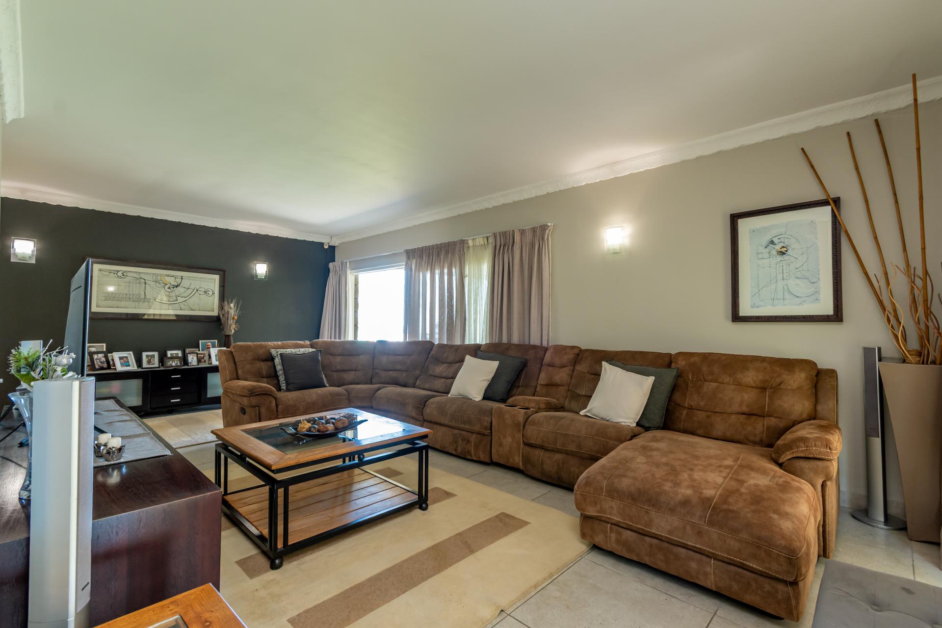  of property in Kloof 