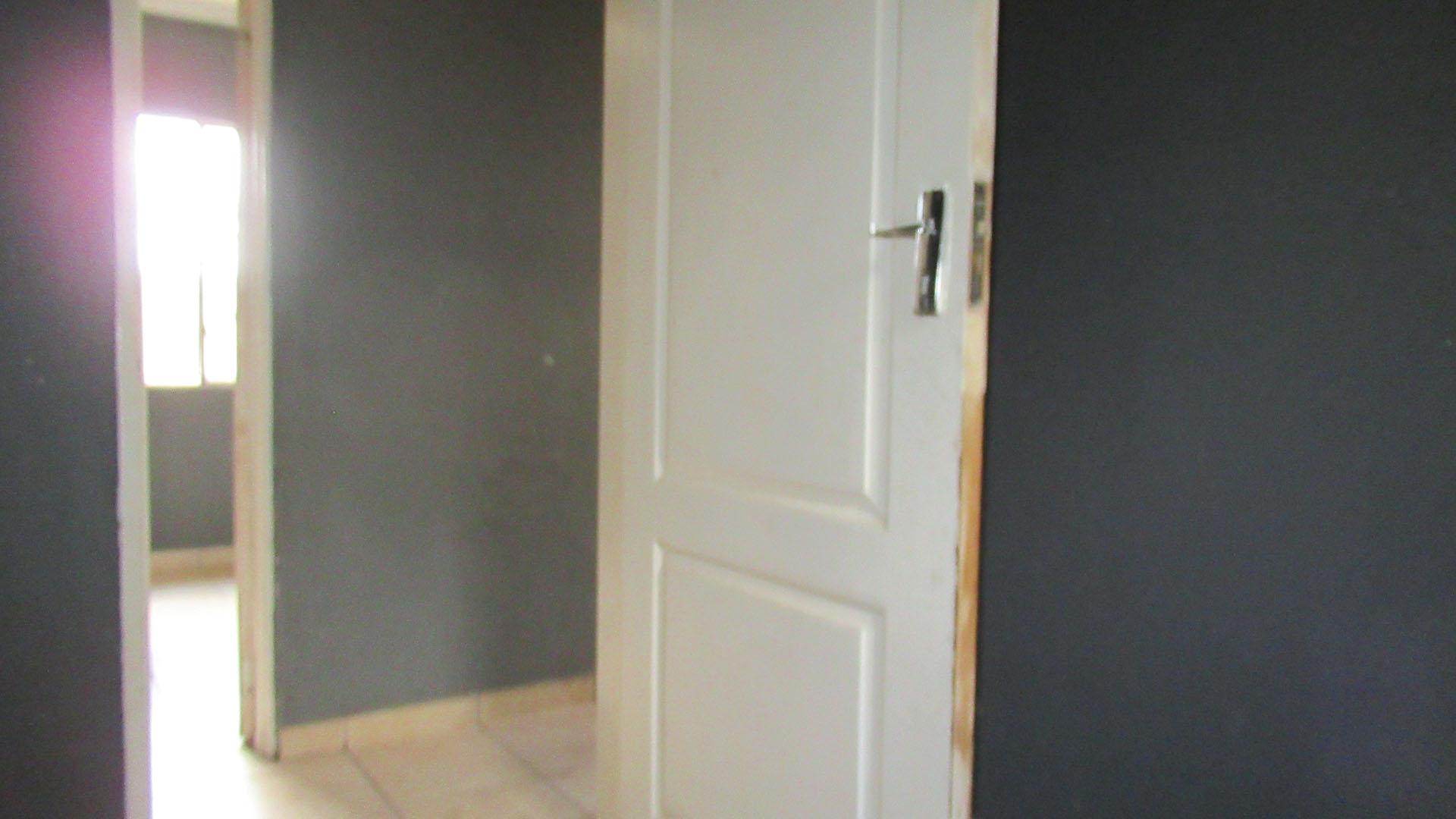 Bathroom 1 - 6 square meters of property in Azaadville Gardens