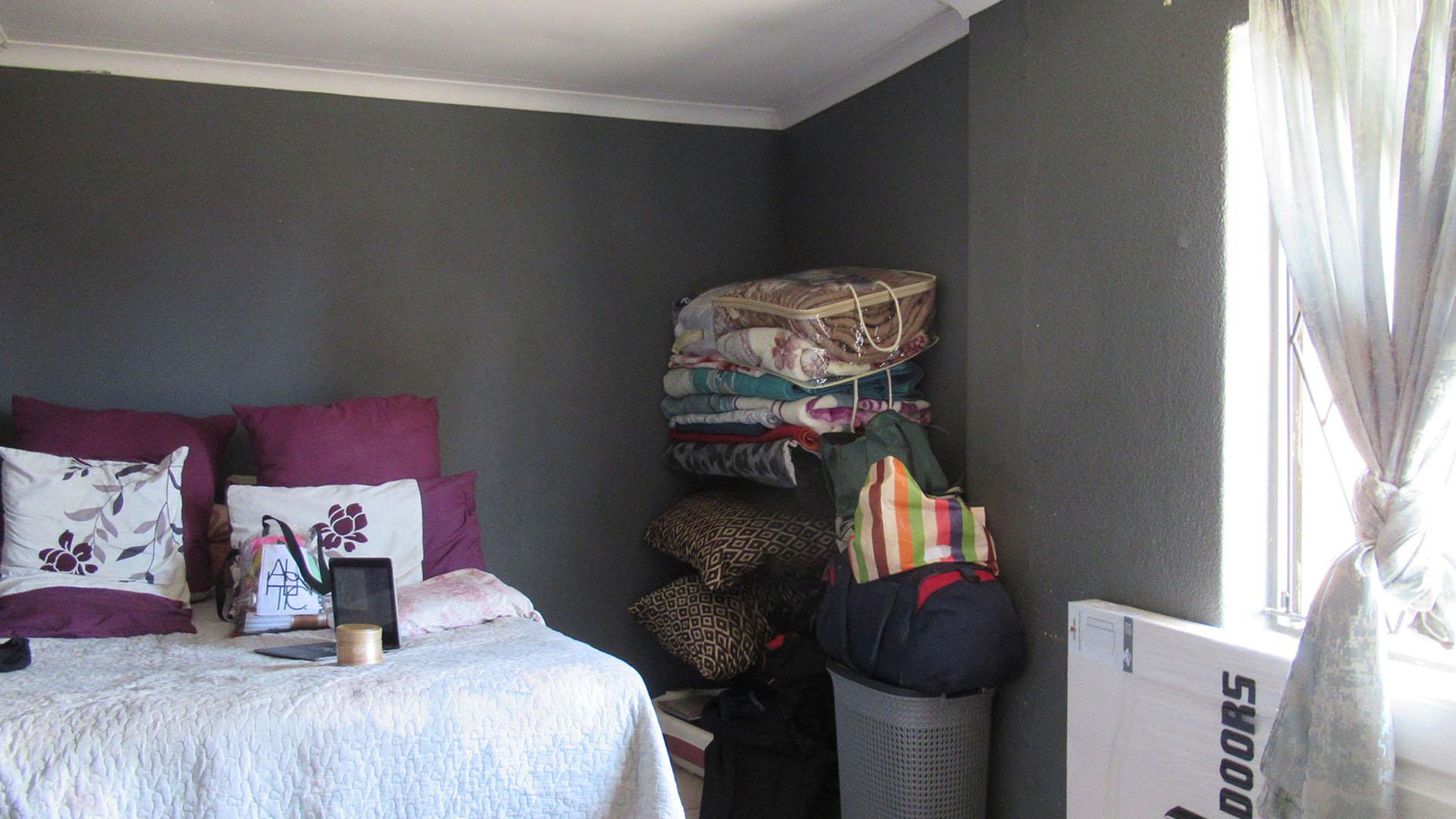 Bed Room 3 - 12 square meters of property in Azaadville Gardens