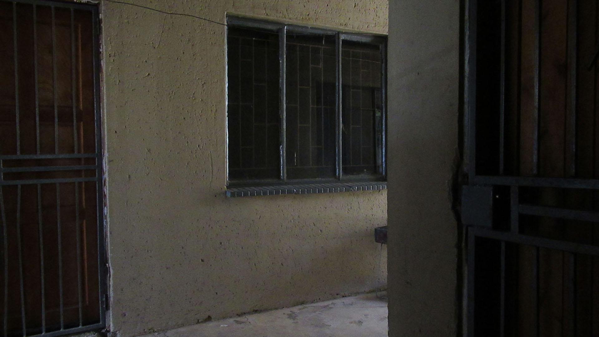 Spaces - 14 square meters of property in Azaadville Gardens