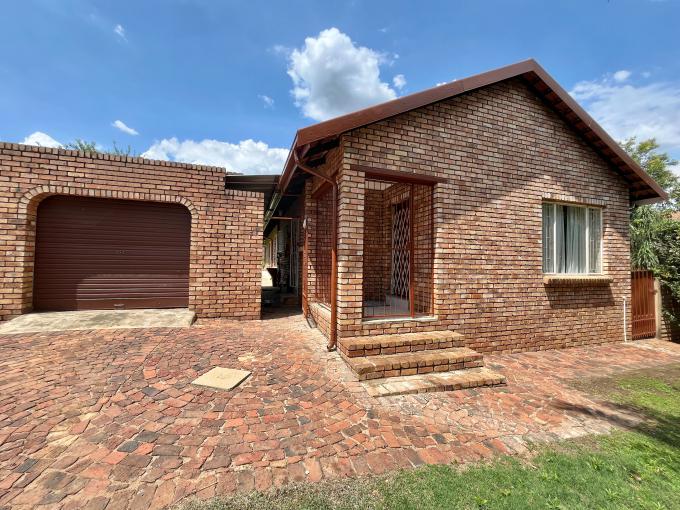 4 Bedroom House for Sale For Sale in Suiderberg - MR699891