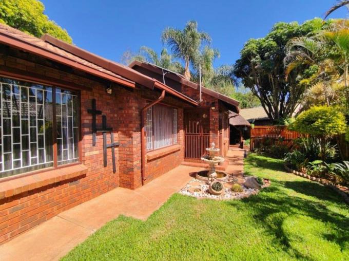 3 Bedroom House for Sale For Sale in Doornpoort - MR699916
