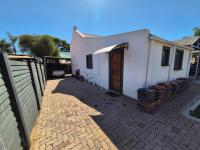  of property in Magalieskruin