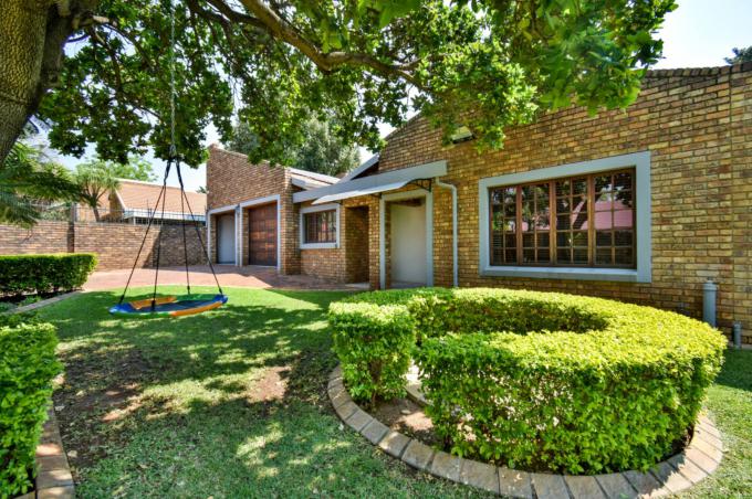 3 Bedroom House for Sale For Sale in Magalieskruin - MR699927