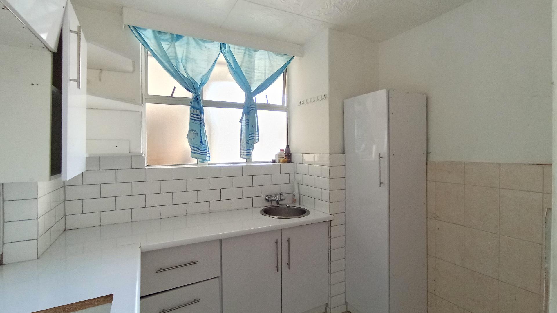 Kitchen - 8 square meters of property in Durban Central