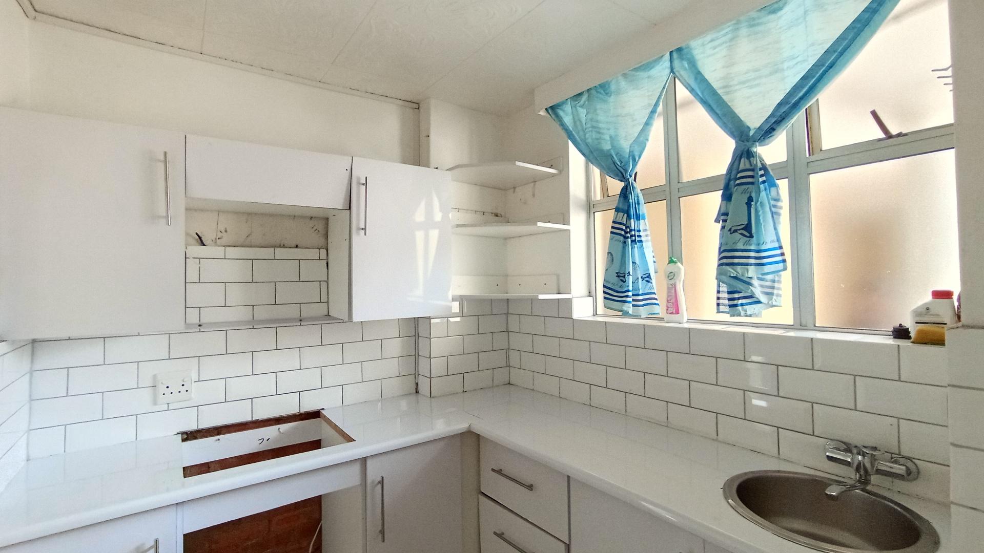 Kitchen - 8 square meters of property in Durban Central